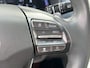 Hyundai Kona Electric 64 kWh 204pk Premium | Camera | Premium Audio | Carplay | Adaptive cruise control | Trekhaak | Dodehoek detectie | Head-up display | Keyless entry | Navigatie