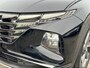 Hyundai Tucson 1.6 T-GDI 265PK PHEV Premium 4WD (299,- p/m Demo Deal!) | Leder | Carplay | Climate | Keyless | Navigatie | Elek. Klep | Full - Led | 360 Camera | KRELL Audio | Elek. Stoelen | 19" Lichtmetaal | Winterpakket | Stoelventilatie | Dodehoek Detectie