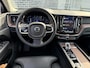 Volvo XC60 2.0 T6 Plug-in hybrid AWD Ultimate Bright | Long Range | Luchtvering | Adaptieve Cruise Control | Schuif-/Kanteldak | Keyless | Harman Kardon Audio | Dodehoekdetectie | 360 Camera | Stoelverwarming Voor + Achter |