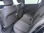Peugeot 308 Business | Elektrische parkeerrem | Extra getinte achterste zijruiten en achterruit | ISOFIX-bevestigingspunten voor drie kinderzitjes. Op de passagiersstoel en de buitenste zitplaatsen van de achterbank