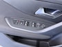 Peugeot 308 Business | Elektrische parkeerrem | Extra getinte achterste zijruiten en achterruit | ISOFIX-bevestigingspunten voor drie kinderzitjes. Op de passagiersstoel en de buitenste zitplaatsen van de achterbank