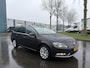 Volkswagen Passat Variant 1.4 TSI Highline BlueMotion 6-Bak 125 PK. Mooie en als nieuw rijdende auto !!! Zuinig en zeer betrouwbaar !! Alle keuringen toegestaan !