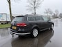 Volkswagen Passat Variant 1.4 TSI Highline BlueMotion 6-Bak 125 PK. Mooie en als nieuw rijdende auto !!! Zuinig en zeer betrouwbaar !! Alle keuringen toegestaan !