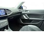 Peugeot 308 1.2 PureTech Blue Lease Allure Digitale i-Cockpit l Sportstoelen l Camera l Climate Control l Apple Carplay & Android Auto l Bluetooth l Adaptive Cruise Control l DAB l Lichtmetalen Velgen
