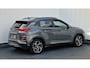 Hyundai Kona 1.6 GDI HEV Premium in prachtige staat en met zeer veel opties.