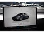 Tesla Model Y Long Range Dual Motor AWD 514pk Afn. trekhaak Navi Camera Leer Warmtepomp ACC Autopilot PDC Elektr. achterklep Stoelverwarmimg voor en achter Stuurverwarming Optie: Full Self-Driving Capability BTW auto