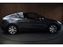 Tesla Model Y Long Range Dual Motor AWD 514pk Afn. trekhaak Navi Camera Leer Warmtepomp ACC Autopilot PDC Elektr. achterklep Stoelverwarmimg voor en achter Stuurverwarming Optie: Full Self-Driving Capability BTW auto