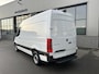 Mercedes-Benz Sprinter 317 CDI L2 H2 Pro Facelift / MBUX / Navigatie / Camera / Cruise control / Airco / 270 Graden achterdeuren
