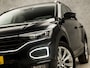 Volkswagen T-Roc 1.5 TSI Sport 150Pk (PANORAMADAK, VIRTUAL COCKPIT, APPLE CARPLAY, LEDER, SPORTSTOELEN, GETINT GLAS, ADAPTIVE CRUISE, LED KOPLAMPEN, NIEUWSTAAT)