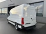 Mercedes-Benz Sprinter 317 CDI L2 H2 Pro Facelift / MBUX / Navigatie / Camera / Geveerde stoel / Cruise control / Airco / 270 Graden achterdeuren