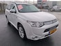 Mitsubishi Outlander 2.0 PHEV instyle+ ZEER NETTE AUTO RIJDT EN SCHAKELT TOP