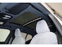 Volvo EX40 Performance Ultra 82 kWh - Panorama/schuifdak - IntelliSafe Assist & Surround - 360º Camera - Harman/Kardon audio - Verwarmde voorstoelen, stuur & achterbank - Parkeersensoren voor & achter - Elektr. bedienb. voorstoelen met geheugen links - Draadloze tel. lader - Warmtepomp - Extra getint glas - Elektr. inklapbare trekhaak - 19' LMV