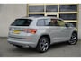 Skoda Kodiaq 1.5 TSI 150PK! Automaat Sportline Business BJ2021 Lmv 19" | Led V+A | Pdc | Keyless entry | Elek. trekhaak | Achteruitrijcamera | App-Connect | Navi | Virtual cockpit | Dashboard verlichting | Elek. Be stoel+Mem | Verwarmde voorstoelen | Zwarte hemel