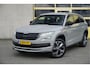 Skoda Kodiaq 1.5 TSI 150PK! Automaat Sportline Business BJ2021 Lmv 19" | Led V+A | Pdc | Keyless entry | Elek. trekhaak | Achteruitrijcamera | App-Connect | Navi | Virtual cockpit | Dashboard verlichting | Elek. Be stoel+Mem | Verwarmde voorstoelen | Zwarte hemel