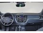 Volvo XC60 T6 Recharge AWD Ultra Black Edition - Panorama/schuifdak - IntelliSafe Assist & Surround - 360º Camera - Bowers & Wilkins audio - Adaptieve LED koplampen - Verwarmde voorstoelen, stuur & achterbank - Parkeersensoren voor & achter - Elektr. bedienb. voorstoelen met geheugen - Head up display - Draadloze tel. lader - Extra getint glas - 21' LMV