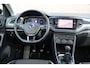Volkswagen T-Roc 1.5 TSI 150pk Sport | Panoramadak | Beats Audio | Navigatie