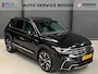 Volkswagen Tiguan 1.5 TSI (150pk) 3x R-Line automaat - schuif-/kanteldak