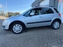 Suzuki SX4 1.6 Comfort met parkeersensoren en trekhaak en airco en stoelverwarming