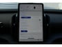 Volvo EX30 Cross Country Twin Motor Performance Ultra 69 kWh | Optioneel Experience Pack | Panoramadak | Premium audio by Harman Kardon | Climate Pack | Elektrisch verstelbare voorstoelen | 18 inch lichtmetalen velgen met off road banden