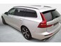 Volvo V60 2.0 B3 R-Design | Adaptive cruise control | Stoel- en stuurverwarming | Parkeersensoren voor + achter | Achteruitrijcamera | Navigatie | Actieve LED koplampen | Apple Carplay / Android Auto | Draadloze telefoonlader | Getint glas | LED mistlampen |