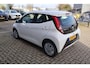 Toyota Aygo 1.0 VVT-i x-play 1e Eigenaar | Dealer Onderh | NAP | BTW | Camera | Navi via Carplay | Airco | DAB | Cruise | LED | Start/Stop | Hill-Hold