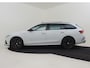 Skoda Octavia Combi RS iV 245pk | Panorama dak | Head up display | Canton audio | Leder/stof bekleding | Dodehoekdetectie | Adaptief cruise control | Navigatie | Stuur+Stoel&bankverwarming | 18"LMV