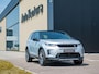 Land Rover Discovery Sport P300e 1.5 R-Dynamic SE | Adapt. Cruise | Stoelverwarming | Blackpack | Facelift | Panorama dak | 360° camera |