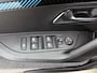 Peugeot 2008 SUV Style 100pk | Navigatie | Achteruitrijcamera | Climate Control | Cruise Control | Parkeersensoren | Led koplampen | Apple Carplay / Android Auto | Bluetooth | DAB+ radio | Elektrisch inklapbare spiegels | Donker getint glas | 16" lichtmetalen velgen |