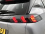 Peugeot 2008 SUV Style 100pk | Navigatie | Achteruitrijcamera | Climate Control | Cruise Control | Parkeersensoren | Led koplampen | Apple Carplay / Android Auto | Bluetooth | DAB+ radio | Elektrisch inklapbare spiegels | Donker getint glas | 16" lichtmetalen velgen |