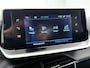 Peugeot 2008 SUV Style 100pk | Navigatie | Achteruitrijcamera | Climate Control | Cruise Control | Parkeersensoren | Led koplampen | Apple Carplay / Android Auto | Bluetooth | DAB+ radio | Elektrisch inklapbare spiegels | Donker getint glas | 16" lichtmetalen velgen |