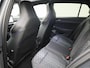 Volkswagen Golf 1.5eTSI/150PK R-Line DSG · Panoramadak · Camera + Parkeersensoren · Apple/Android Car Play · Garantie t/m 04-06-2030 of 100000km.