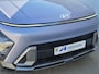 Hyundai Kona 1.6 GDi HEV Premium Sky Automaat / Zo goed als nieuw! / Sensation Pack / Trekgewicht  1.300 kg / Stuur- en Stoelverwarming / Stoelventilatie voor / / Elektrische achterklep / Apple Carplay Android Auto / BOSE Audisysteem /