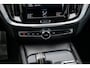 Volvo V60 2.0 B3 Plus Dark | Lederen Bekleding | Sportstoelen | Parkeer Camera | Parkeersensoren Voor en Achter | Donker Glas | Navigatie | Keyless Entry | DAB |