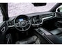 Volvo V60 2.0 B3 Plus Dark | Lederen Bekleding | Sportstoelen | Parkeer Camera | Parkeersensoren Voor en Achter | Donker Glas | Navigatie | Keyless Entry | DAB |