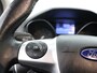 Ford Focus Wagon 1.0 EcoBoost Edition Plus Airco, Navi, Cruisec, Stoelverw, Lmvelg, Parkeerhulp, Mistl, Bluetooth, Verwarmde voorruit, Nieuwe Apk  remschijf en blokken. Mooie strakke auto. De Ford Focus Wagon 1.0 EcoBoost Edition Plus is een comfortabele en veelzijdige stationwagen die bekendstaat om zijn zuinige motor en pr