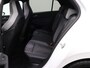 Volkswagen Golf 1.5 eTSI R-LINE | PANORAMADAK | BLACK OPTIEK | 18 INCH LICHTMETALEN VELGEN | STUUR & STOELVERWARMING | DODE HOEK ASSISTENTIE | APPLE CAR PLAY