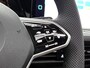 Volkswagen Golf 1.5 eTSI R-LINE | PANORAMADAK | BLACK OPTIEK | 18 INCH LICHTMETALEN VELGEN | STUUR & STOELVERWARMING | DODE HOEK ASSISTENTIE | APPLE CAR PLAY