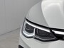 Volkswagen Golf 1.5 eTSI R-LINE | PANORAMADAK | BLACK OPTIEK | 18 INCH LICHTMETALEN VELGEN | STUUR & STOELVERWARMING | DODE HOEK ASSISTENTIE | APPLE CAR PLAY