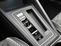Volkswagen Golf 1.5 eTSI R-LINE | PANORAMADAK | BLACK OPTIEK | 18 INCH LICHTMETALEN VELGEN | STUUR & STOELVERWARMING | DODE HOEK ASSISTENTIE | APPLE CAR PLAY