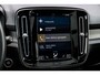 Volvo XC40 Plug-in Hybrid T5 R-Design | Trekhaak | Panoramadak | 20 inch velgen | 360 camera | Stoel- en stuurverwarming | Harman Kardon audio | Verwarmbare voorruit | Adaptive cruise control | Actieve LED koplampen | Elektrische stoelverstelling | Getint glas | Navigatie | Apple Carplay / Android Auto | Draadloze telefoonlader | LED mistlampen |