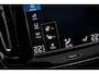 Volvo XC40 Plug-in Hybrid T5 R-Design | Trekhaak | Panoramadak | 20 inch velgen | 360 camera | Stoel- en stuurverwarming | Harman Kardon audio | Verwarmbare voorruit | Adaptive cruise control | Actieve LED koplampen | Elektrische stoelverstelling | Getint glas | Navigatie | Apple Carplay / Android Auto | Draadloze telefoonlader | LED mistlampen |