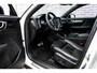 Volvo XC40 Plug-in Hybrid T5 R-Design | Trekhaak | Panoramadak | 20 inch velgen | 360 camera | Stoel- en stuurverwarming | Harman Kardon audio | Verwarmbare voorruit | Adaptive cruise control | Actieve LED koplampen | Elektrische stoelverstelling | Getint glas | Navigatie | Apple Carplay / Android Auto | Draadloze telefoonlader | LED mistlampen |