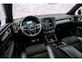Volvo XC40 Plug-in Hybrid T5 R-Design | Trekhaak | Panoramadak | 20 inch velgen | 360 camera | Stoel- en stuurverwarming | Harman Kardon audio | Verwarmbare voorruit | Adaptive cruise control | Actieve LED koplampen | Elektrische stoelverstelling | Getint glas | Navigatie | Apple Carplay / Android Auto | Draadloze telefoonlader | LED mistlampen |