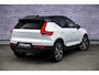 Volvo XC40 Plug-in Hybrid T5 R-Design | Trekhaak | Panoramadak | 20 inch velgen | 360 camera | Stoel- en stuurverwarming | Harman Kardon audio | Verwarmbare voorruit | Adaptive cruise control | Actieve LED koplampen | Elektrische stoelverstelling | Getint glas | Navigatie | Apple Carplay / Android Auto | Draadloze telefoonlader | LED mistlampen |