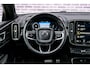 Volvo XC40 Plug-in Hybrid T5 R-Design | Trekhaak | Panoramadak | 20 inch velgen | 360 camera | Stoel- en stuurverwarming | Harman Kardon audio | Verwarmbare voorruit | Adaptive cruise control | Actieve LED koplampen | Elektrische stoelverstelling | Getint glas | Navigatie | Apple Carplay / Android Auto | Draadloze telefoonlader | LED mistlampen |