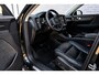 Volvo XC40 Plug-in Hybrid T5 Plus Dark | Facelift | Lederen bekleding | 19 inch velgen | Stoel- en stuurverwarming | Harman Kardon audio | Verwarmbare voorruit | Getint glas | Navigatie | Apple Carplay / Android Auto |