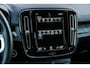 Volvo XC40 Plug-in Hybrid T5 Plus Dark | Facelift | Lederen bekleding | 19 inch velgen | Stoel- en stuurverwarming | Harman Kardon audio | Verwarmbare voorruit | Getint glas | Navigatie | Apple Carplay / Android Auto |