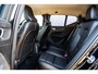 Volvo XC40 Plug-in Hybrid T5 Plus Dark | Facelift | Lederen bekleding | 19 inch velgen | Stoel- en stuurverwarming | Harman Kardon audio | Verwarmbare voorruit | Getint glas | Navigatie | Apple Carplay / Android Auto |