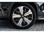 Volvo XC40 Plug-in Hybrid T5 Plus Dark | Facelift | Lederen bekleding | 19 inch velgen | Stoel- en stuurverwarming | Harman Kardon audio | Verwarmbare voorruit | Getint glas | Navigatie | Apple Carplay / Android Auto |