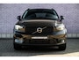 Volvo XC40 Plug-in Hybrid T5 Plus Dark | Facelift | Lederen bekleding | 19 inch velgen | Stoel- en stuurverwarming | Harman Kardon audio | Verwarmbare voorruit | Getint glas | Navigatie | Apple Carplay / Android Auto |